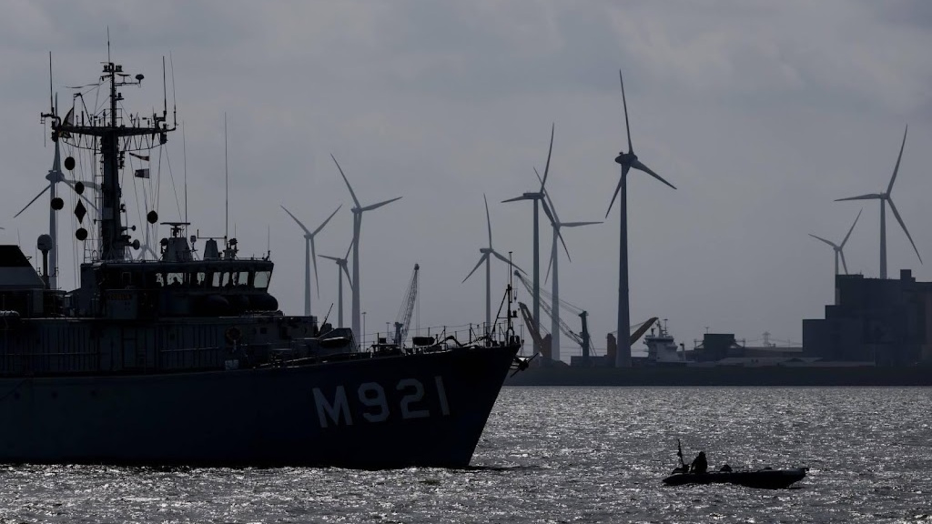 Eemshaven blijft mogelijke locatie kerncentrales, Terneuzen ook