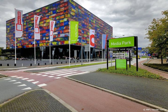 Beeld & Geluid opent installatie met 75 televisietoestellen