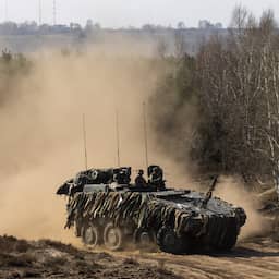Vier Nederlandse militairen gewond door botsing tijdens oefening in Duitsland