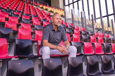 Op zijn eerste dag voelt Joseph Oosting zich direct thuis bij Go Ahead Eagles: ‘Ben een volksjongen’