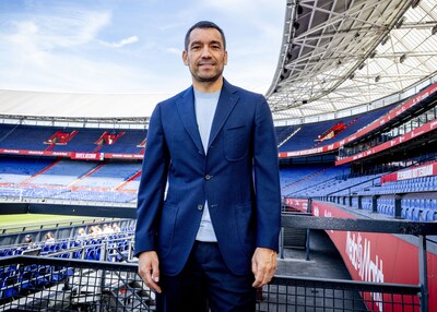Gentleman Gio is terug bij Feyenoord, met een twinkeling in de ogen en een loodzware missie: ‘Ik was wel verrast’