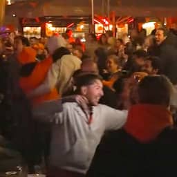 Video | Oranjefans gaan los na prachtgoal van Summerville tegen Japan