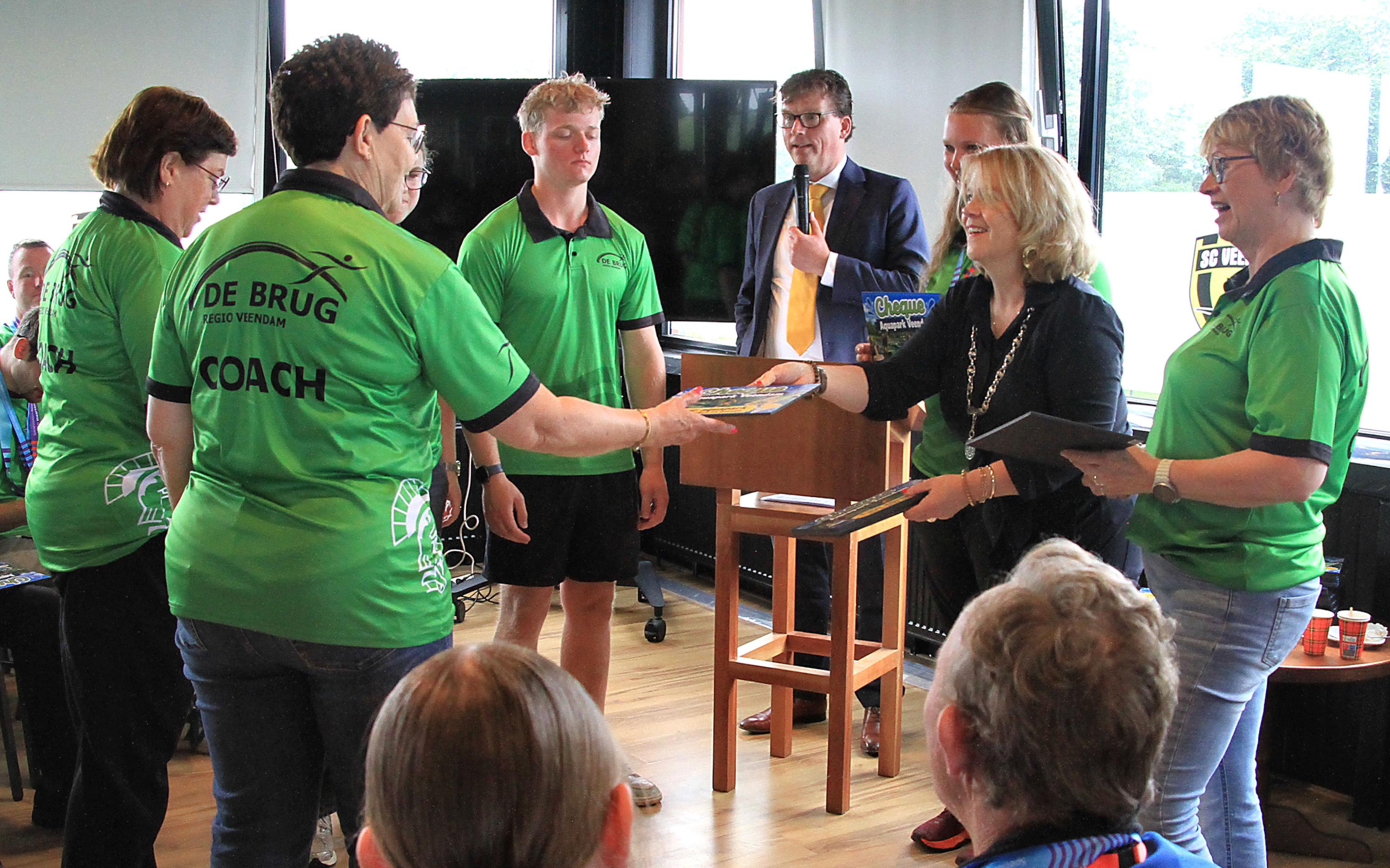 Medailleregen voor Veendamse sporters. Gemeente huldigt helden
