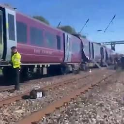 Video | Hulpdiensten massaal aanwezig na botsing treinen bij Bedford