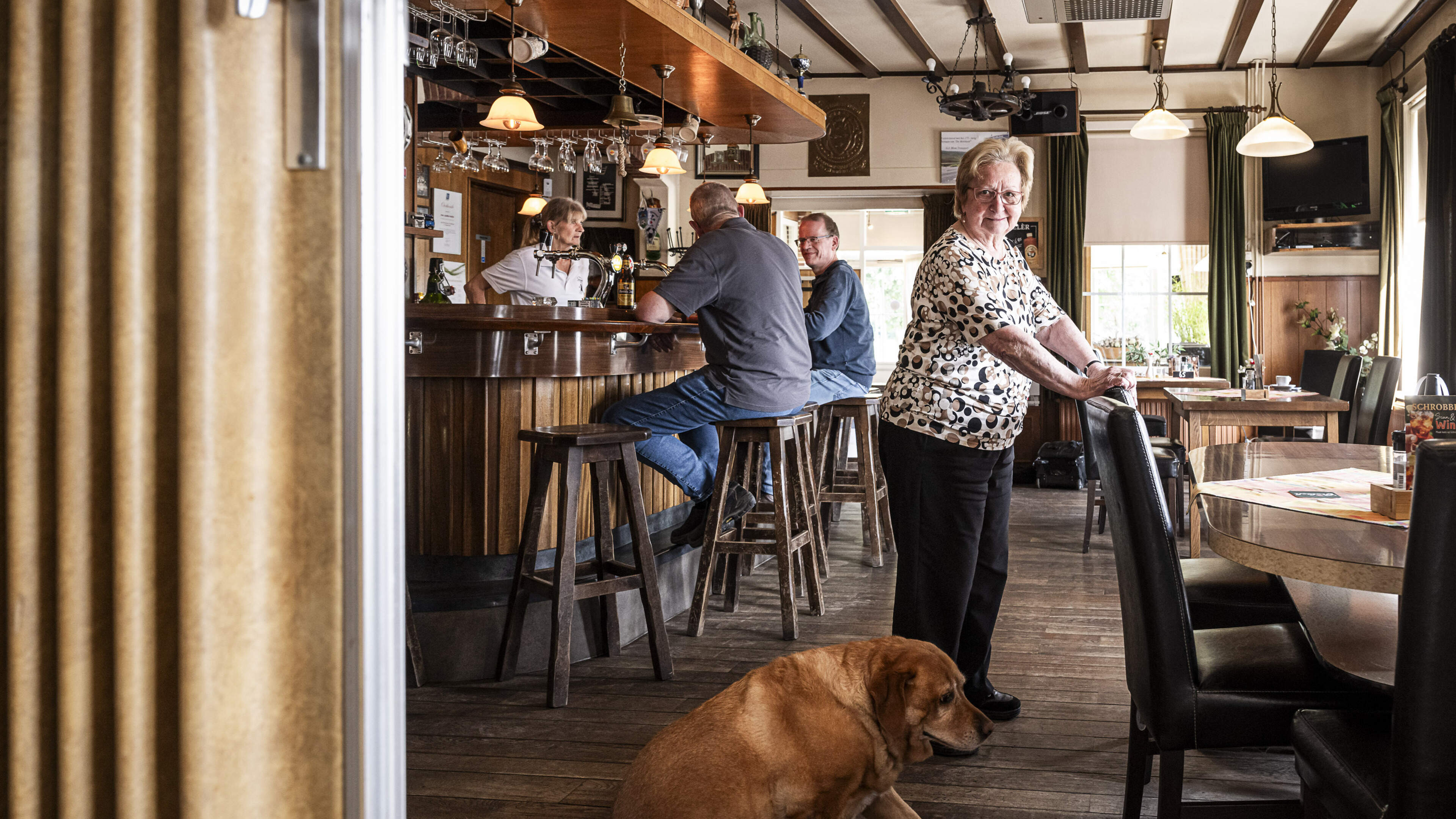 Nelly (79) heeft wegrestaurant De Molshoof verkocht nadat het café 183 jaar familiebezit was: ‘Wij zijn hier allemaal al over de datum’