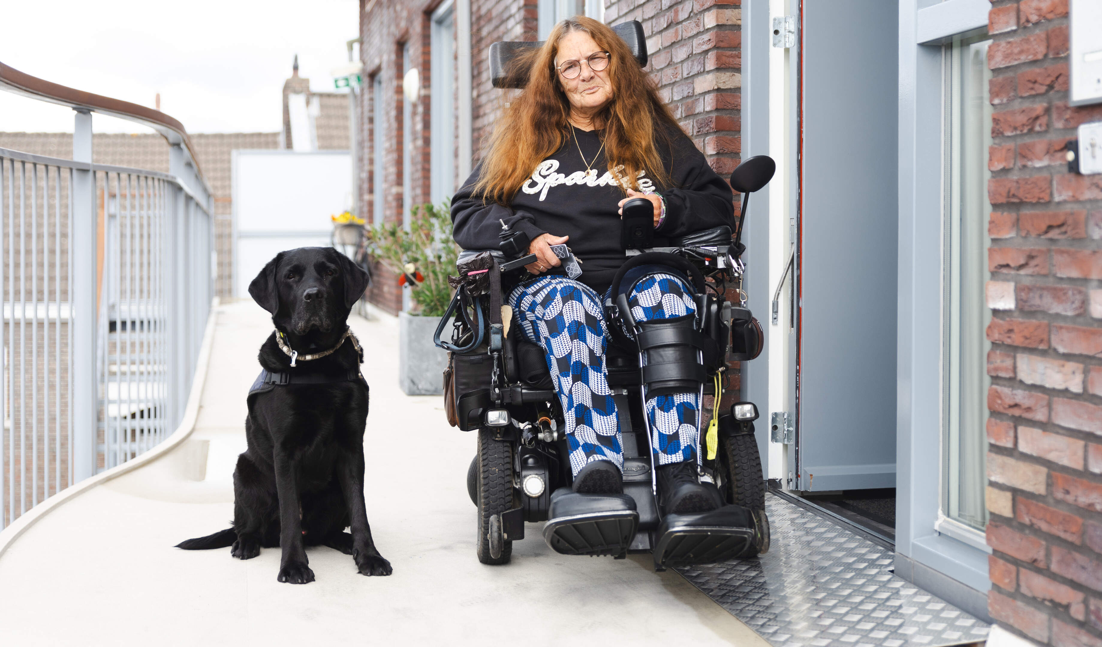 Vernedering en agressief gedrag bij zorgorganisatie voor lichamelijk gehandicapten, maar wie Fokus-zorg beëindigt, moet ook woning uit