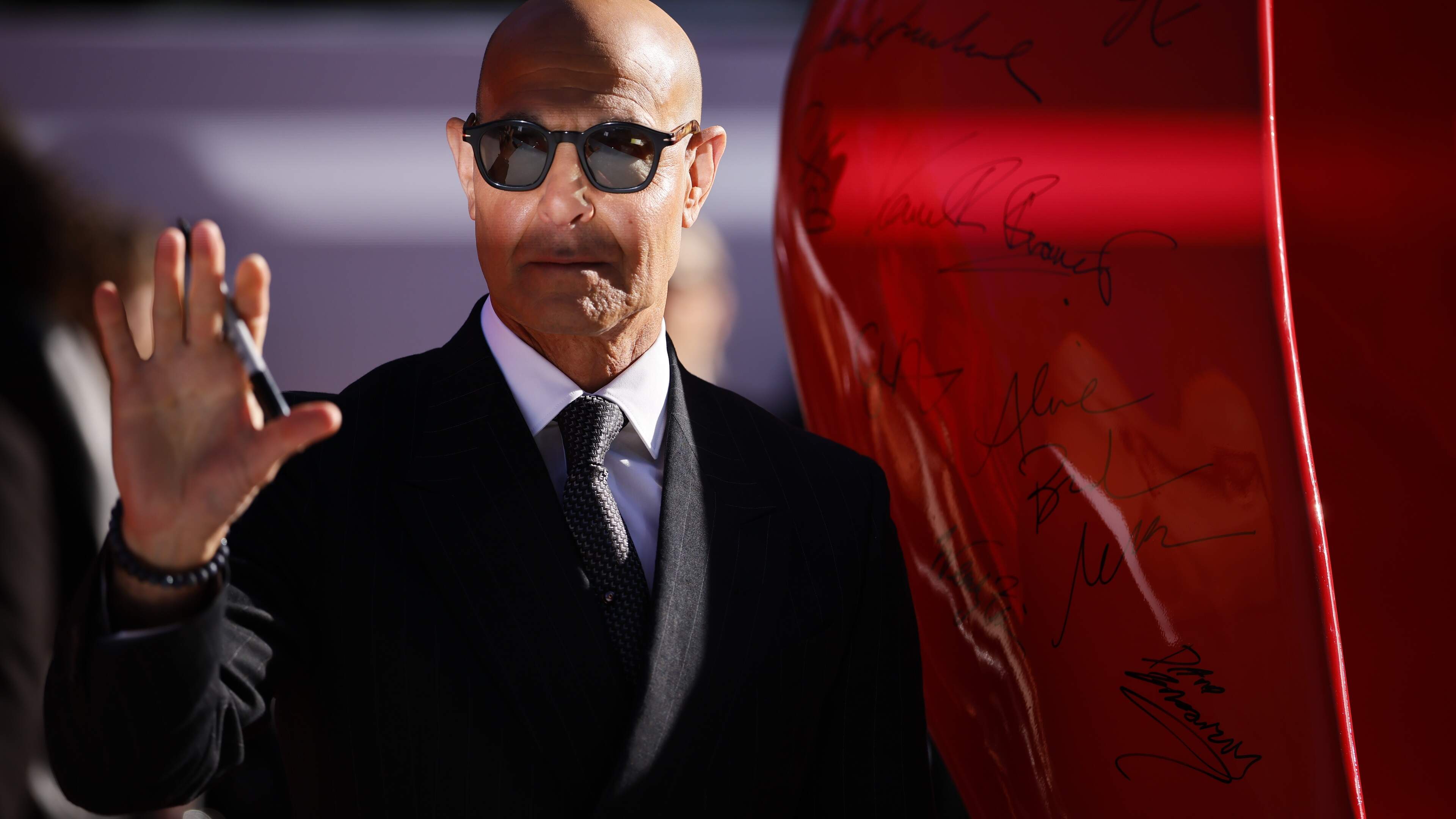 Stanley Tucci steelt de show in koets met hoge hoed bij Royal Ascot
