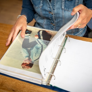 Afstandsmoeders voelen zich buitengesloten van historisch excuusmoment. ‘We worden wéér weggestopt’