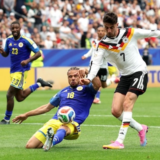 Nederlands elftal begonnen aan eerste WK-duel tegen Japan