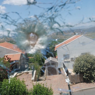 Een bestand in Libanon? ‘Laat Netanyahu maar controleren of hij nog ballen in zijn broek heeft’