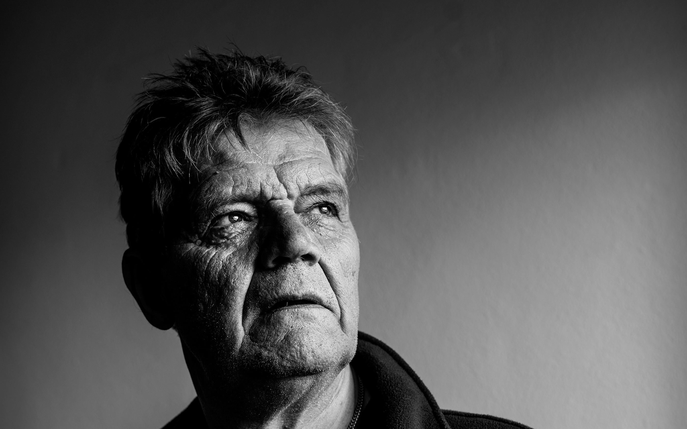 Oer-communist Engel Modderman (74) emigreert naar Servië. Voor de rust, ruimte en gemoedelijkheid. ‘En hamburgers kosten geen drol’