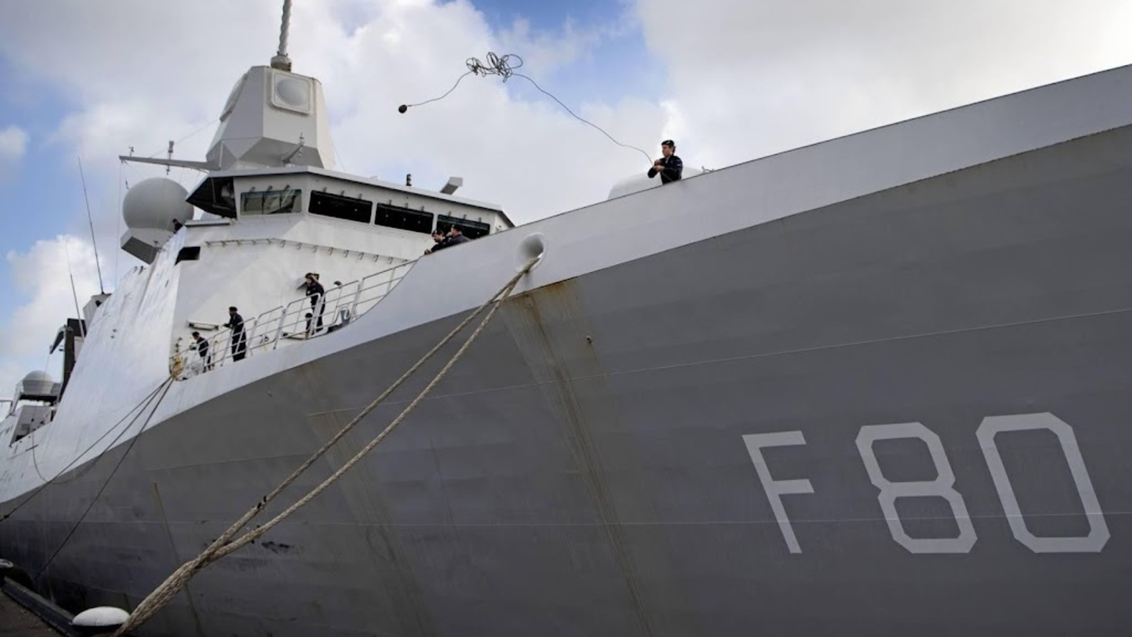 Na mijnenjager ook Nederlands fregat richting Straat van Hormuz