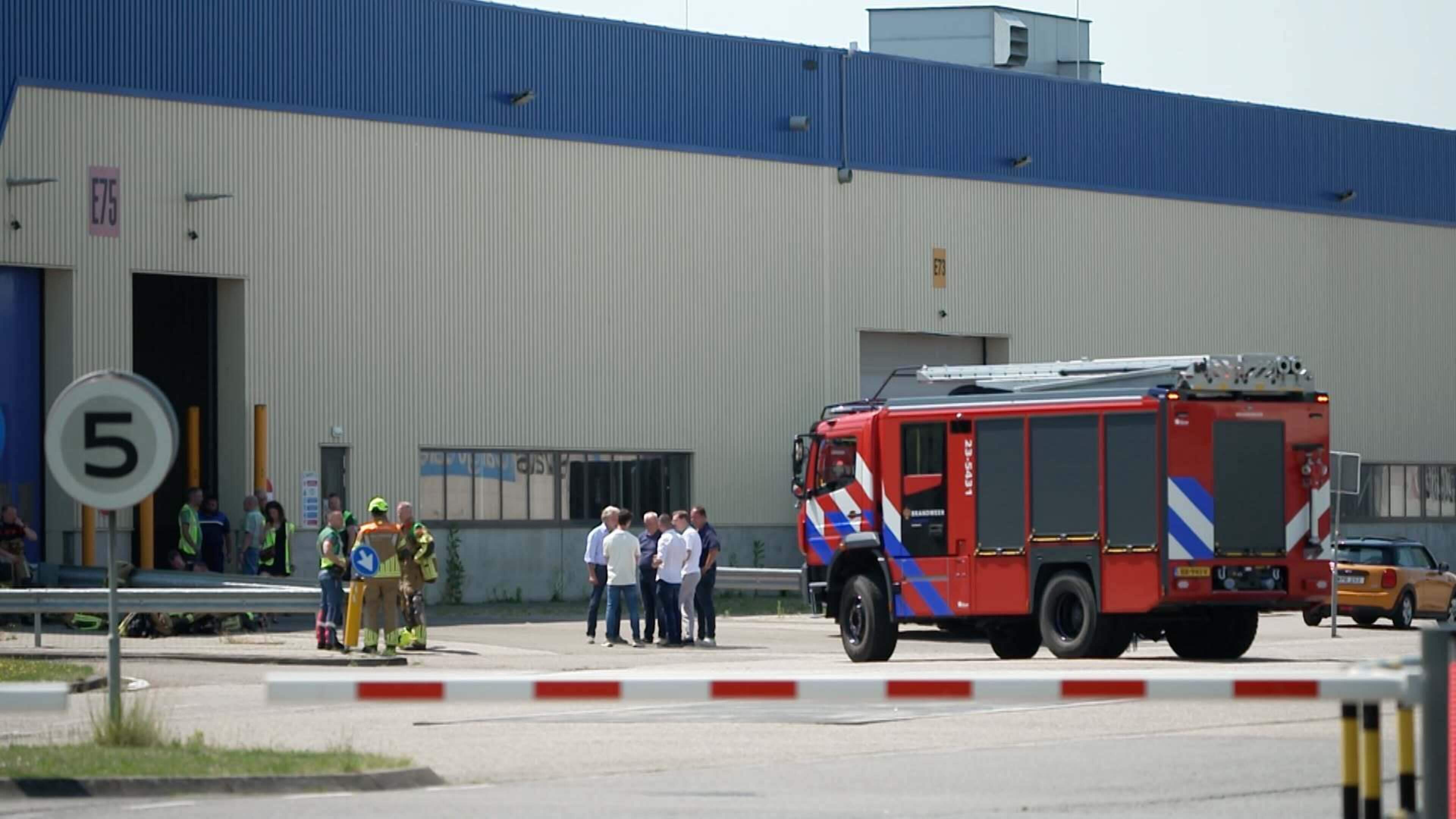 VDL Nedcar deels ontruimd vanwege brandende accu’s