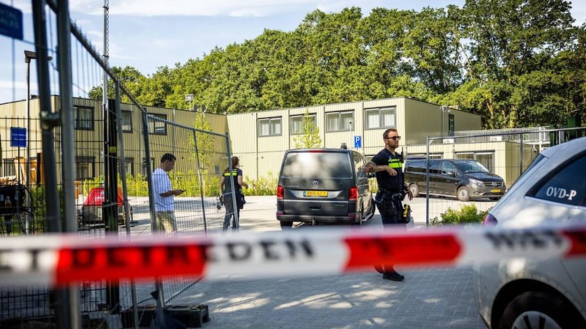 Vuurwerkmortier en mogelijke pijpbom in azc in aanbouw in Nuenen