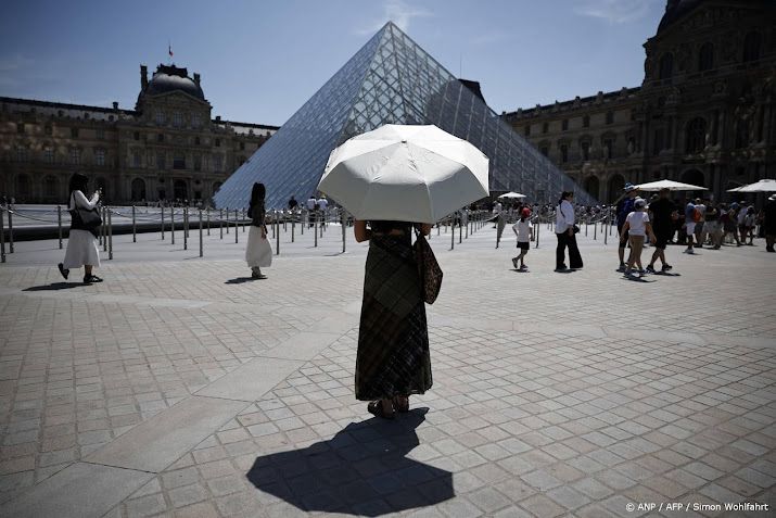 Directeur Louvre stelt dat museum 'buiten adem' is