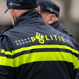 Politie aanwezig bij school in Kampen omdat man online dreigt met moorden