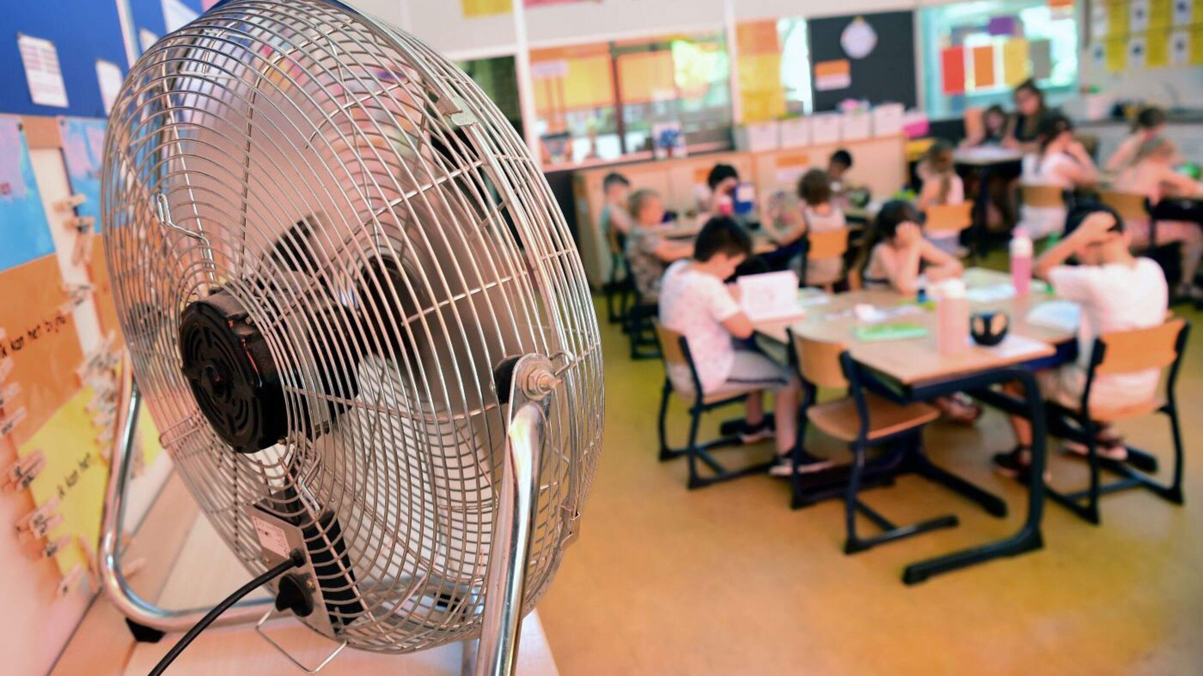 Praat mee: Vind je dat scholen geen tropenrooster moeten invoeren om werkende ouders te ontzien?