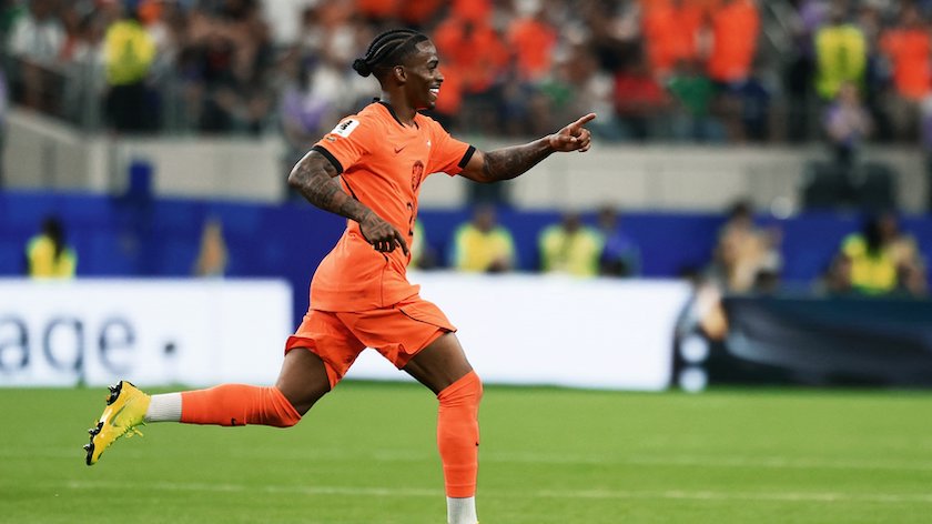 Geloof en voetbal gaan samen voor Crysencio Summerville. ‘God heeft deze route voor mij in gedachten’