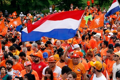 KNVB waarschuwt Oranjefans voor extreme hitte in Houston: ‘Let op elkaar’