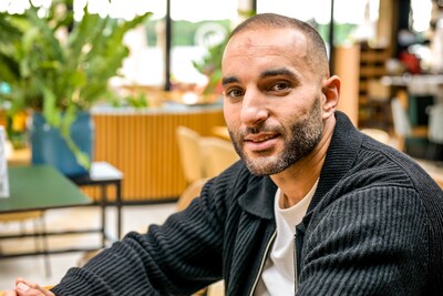 Als speler moest hij noodgedwongen stoppen, nu wil Mohammed Allouch (36) het sprookje van Tilburg City vervolgen: ‘Ik ben jaloers op die jongens’
