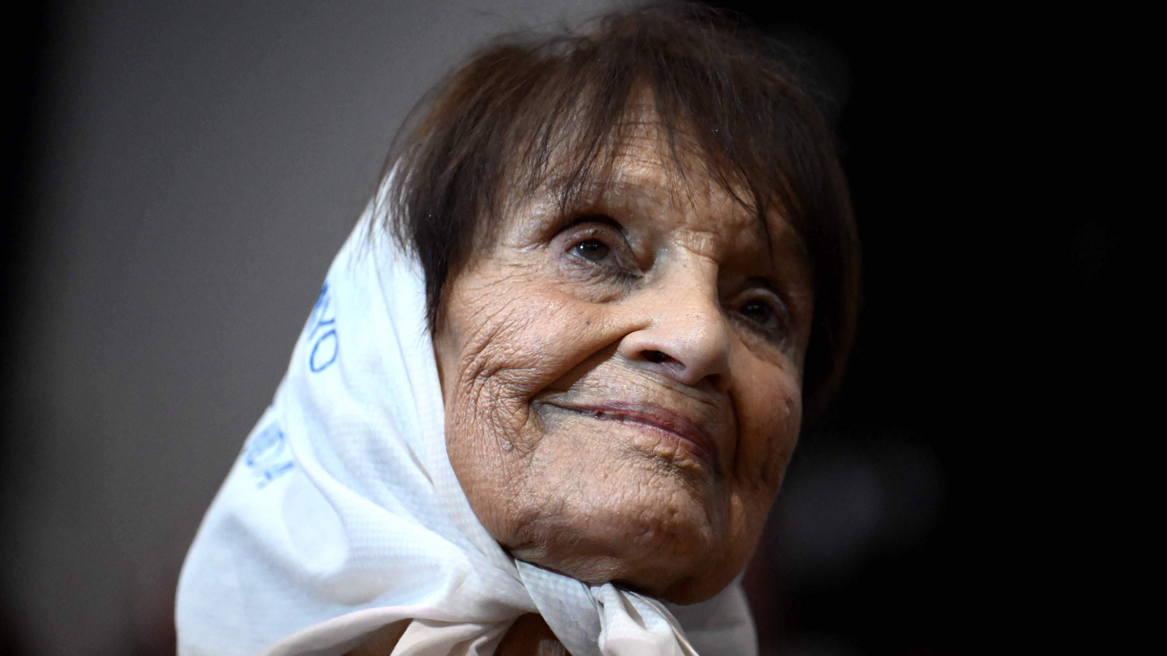 Taty Almeida (95), boegbeeld van ’Dwaze Moeders’ in Argentinië, overleden