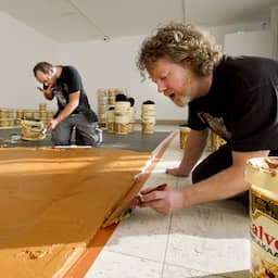 Pindakaasvloer van Wim T. Schippers keert als eerbetoon terug in museum