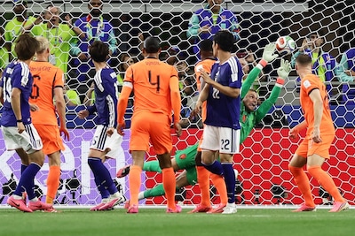 Oranje laat zege glippen in openingsduel: Japan slaat na prachtgoal Summerville toe in slotfase