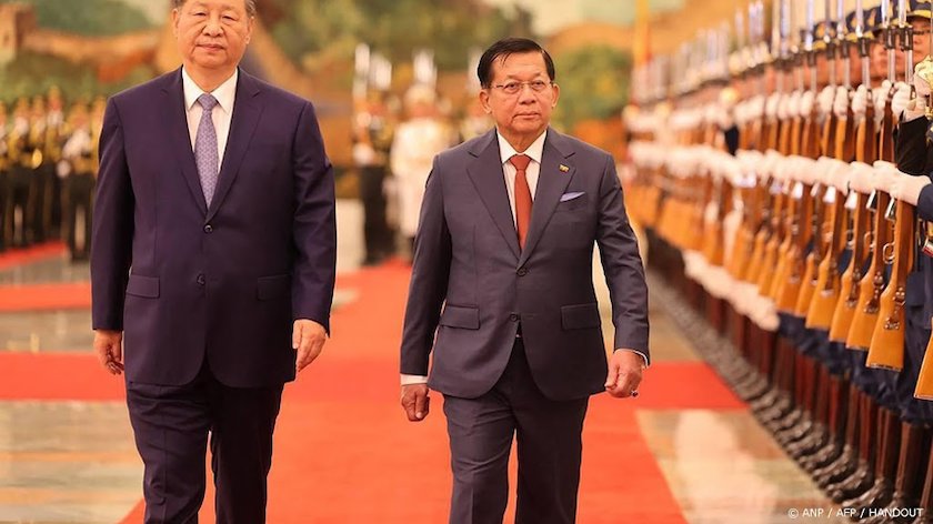 Chinese president Xi Jinping steunt Myanmarese leider