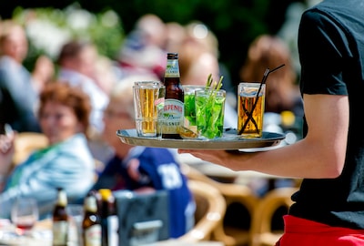 Word je vanwege slecht weer afgebeld door je baas? Dan moet je gewoon loon krijgen