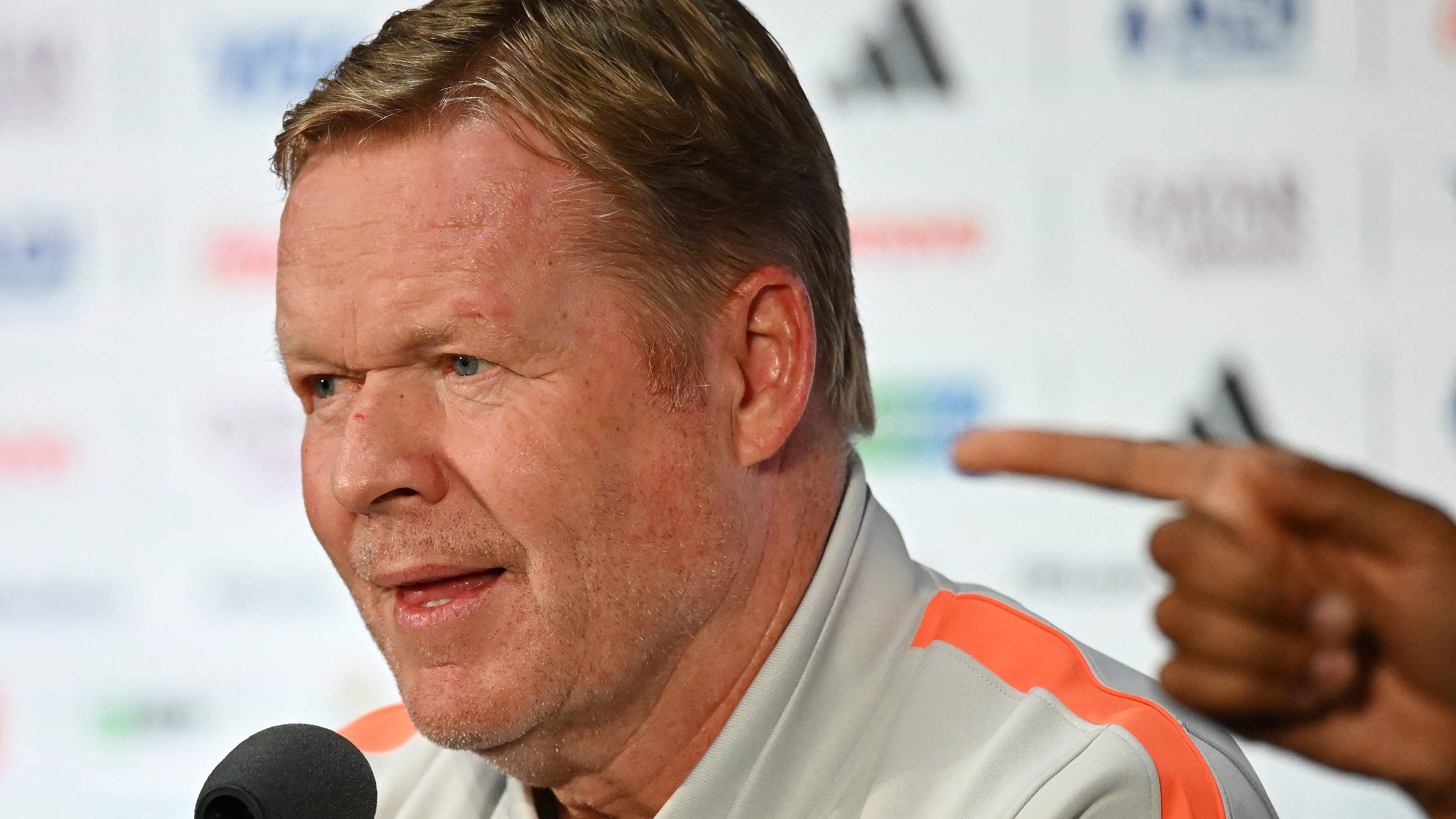 Ronald Koeman geeft in Dallas hoog op van de kwaliteiten van Japan: ’Maar we zijn niet bang voor de tegenstander’