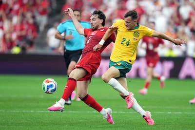 Australië verrassend op voorsprong tegen Turkije, Feyenoorder Bos in de basis