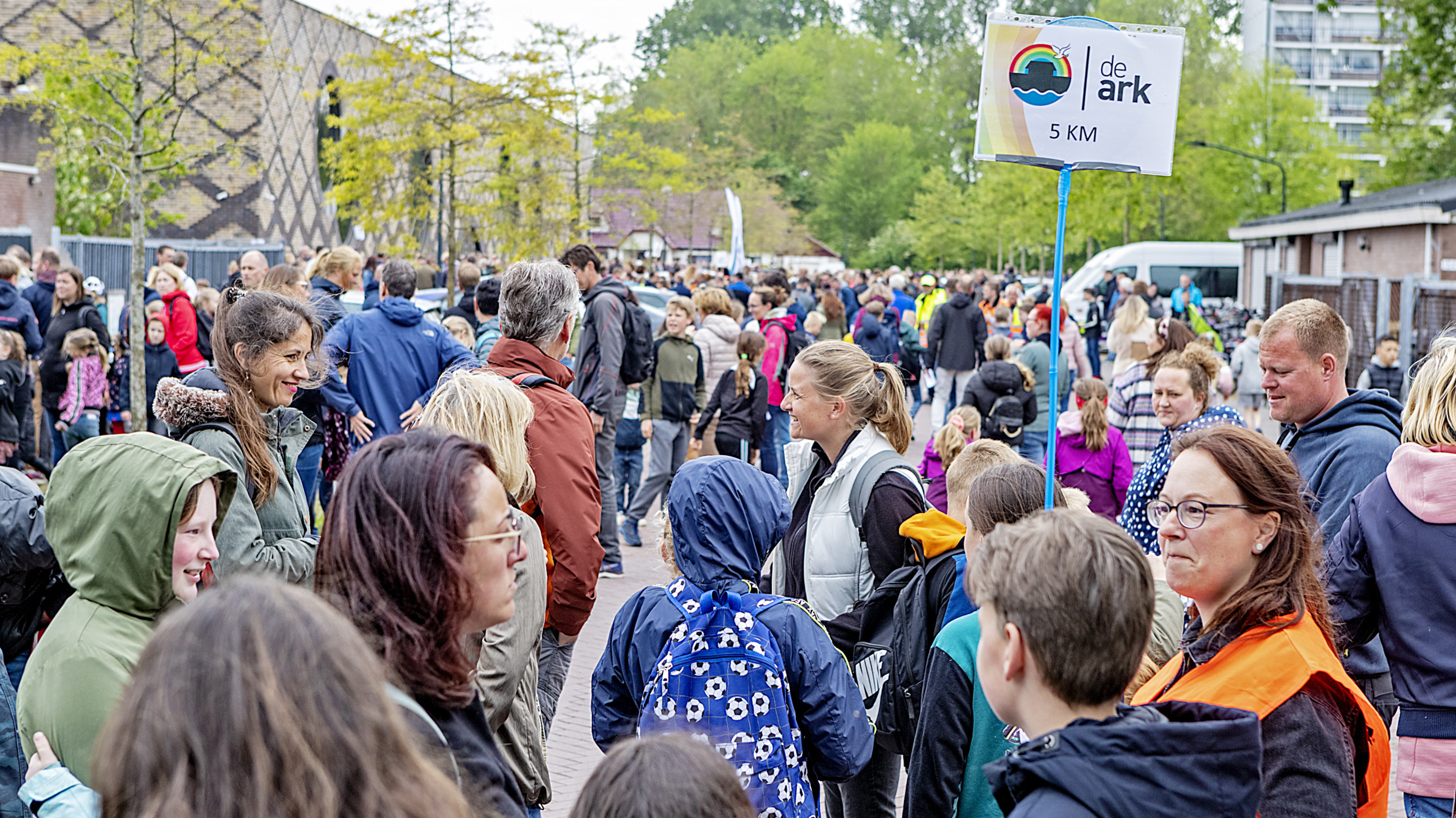 Avondvierdaagse Heemskerk neemt maatregelen vanwege verwachte hitte, 10 kilometer geschrapt: ’Veiligheid en gezondheid staan centraal’