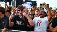 Trump prepares to host UFC cage fights on White House lawn