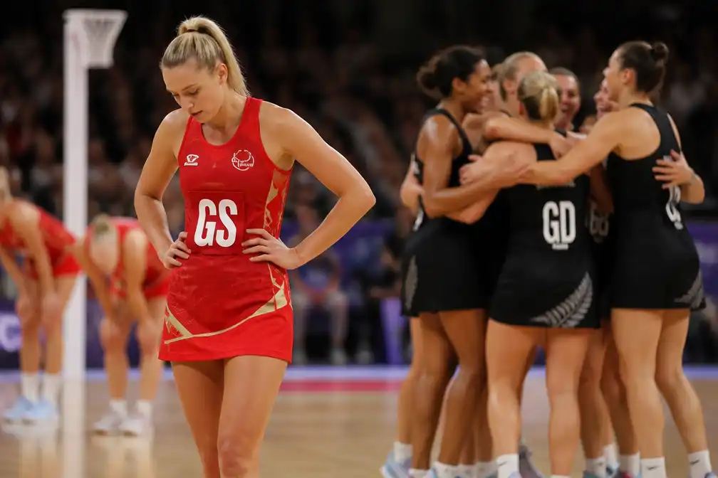 Engeland verliest van Nieuw-Zeeland in halve finales netbal