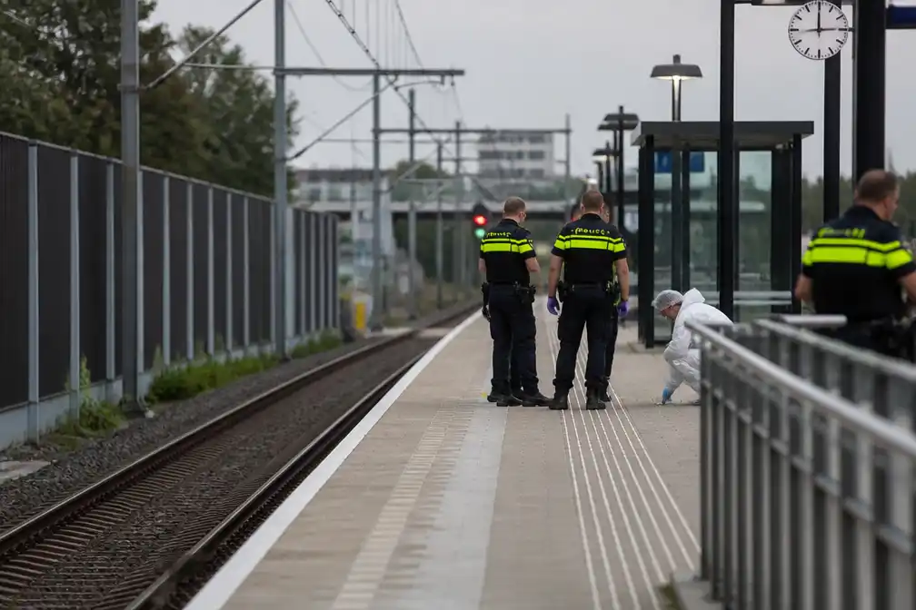 Schietincident op perron station Duivendrecht: geen gewonden, nog geen aanhoudingen