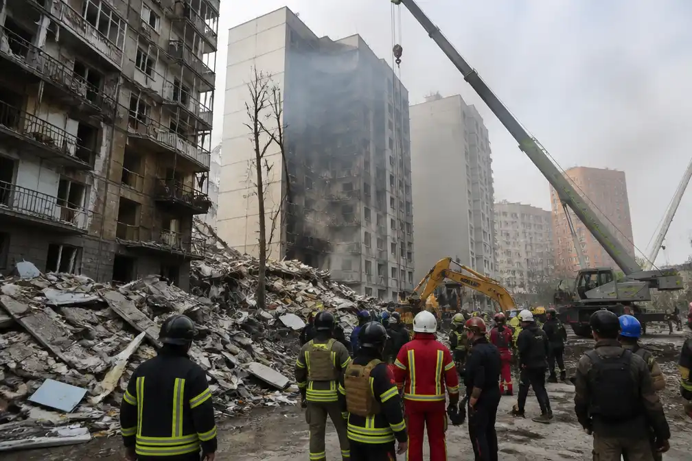 Zeker negen doden bij Russische aanvallen op Kiev; analisten: legerleiding misleidt Poetin