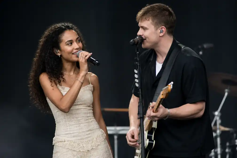 Olivia Dean verrast publiek met Sam Fender op Lollapalooza