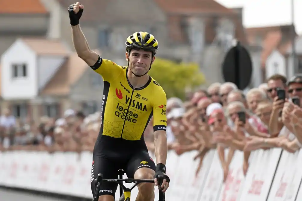 Van Aert wint Ronde van Denemarken bij rentree, Pedersen pakt slotrit