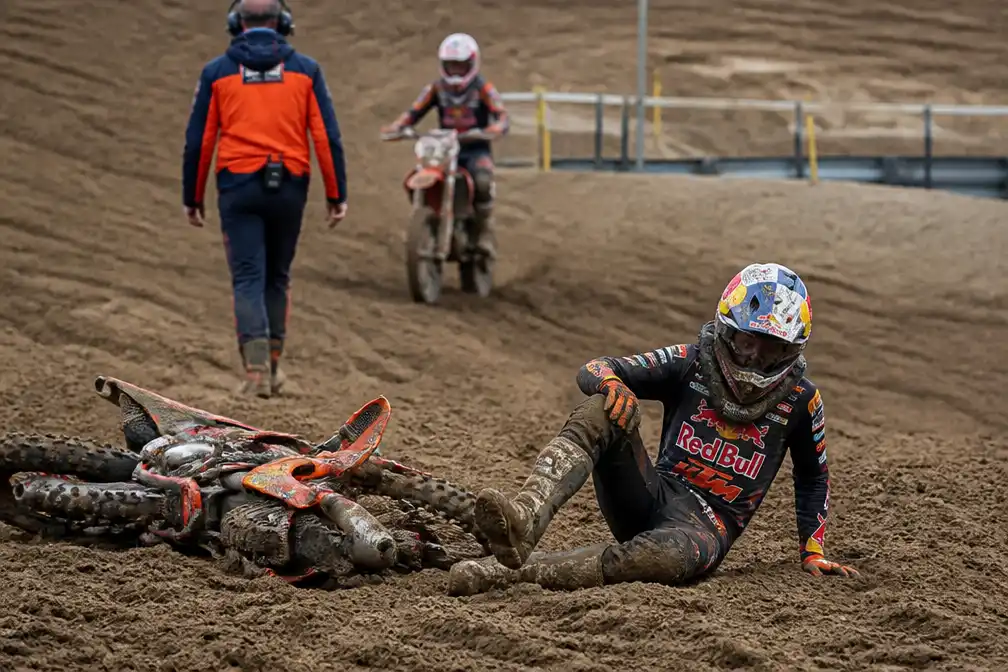 Belgen kennen baaldag in GP van Lommel: Lucas Coenen forfait, Liam Everts motorpech, Sacha Coenen valt