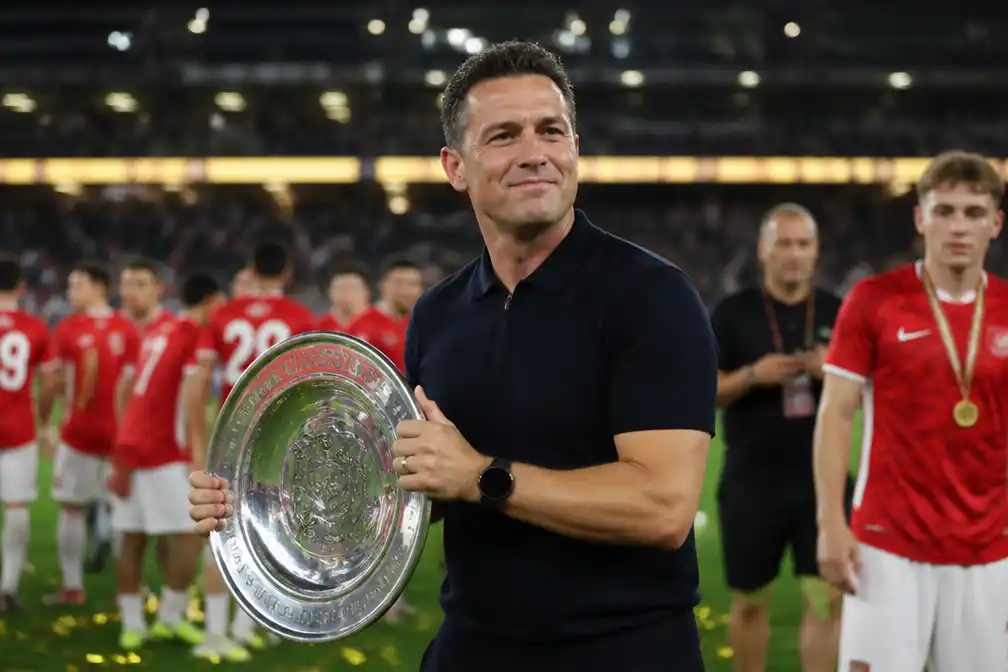 AZ verslaat PSV met 4-0 en wint Johan Cruijff Schaal, tweede prijs in vier maanden