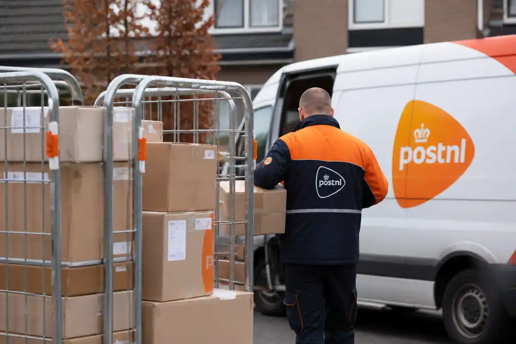 PostNL bezorgt minder pakketjes en noemt postdienst onhoudbaar