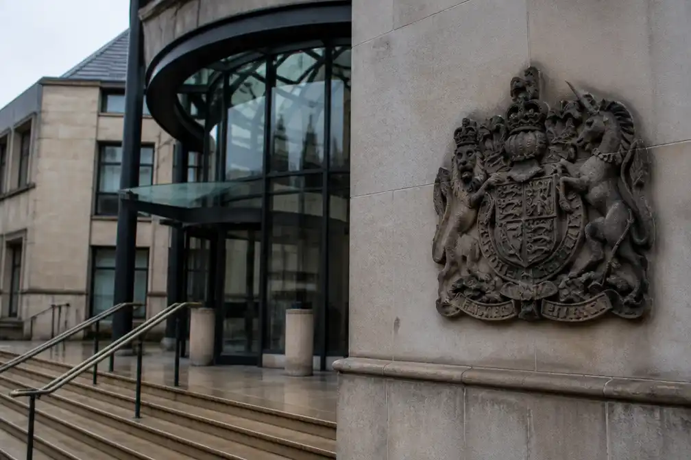 Britse celstraf voor bewaren overleden moeder in vriezer en opstrijken uitkering