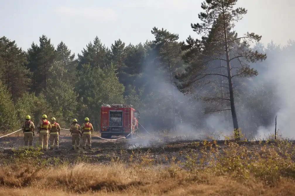 Brandweer nog uren bezig met grote natuurbrand bij Venray