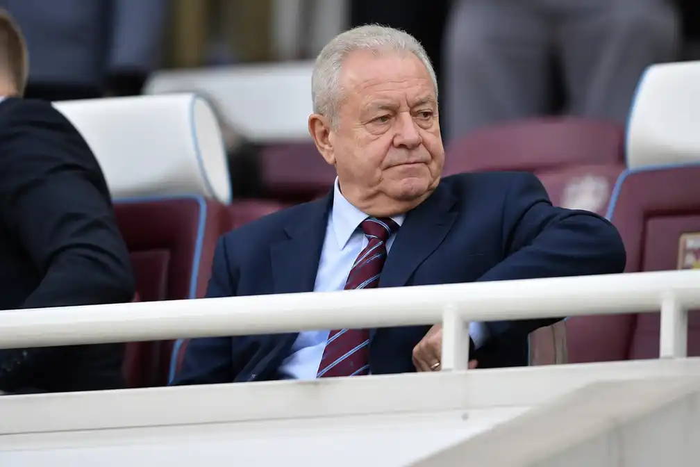 West Ham-mede-eigenaar David Sullivan geadviseerd thuiswedstrijden te mijden