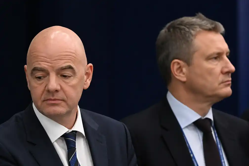 FIFA-nummer twee neemt in brief afstand van voorzitter Infantino