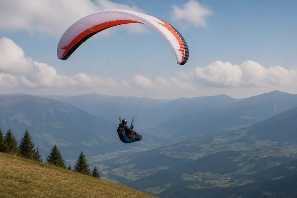 Nederlandse paraglider (18) stort 200 meter naar beneden in Oostenrijk