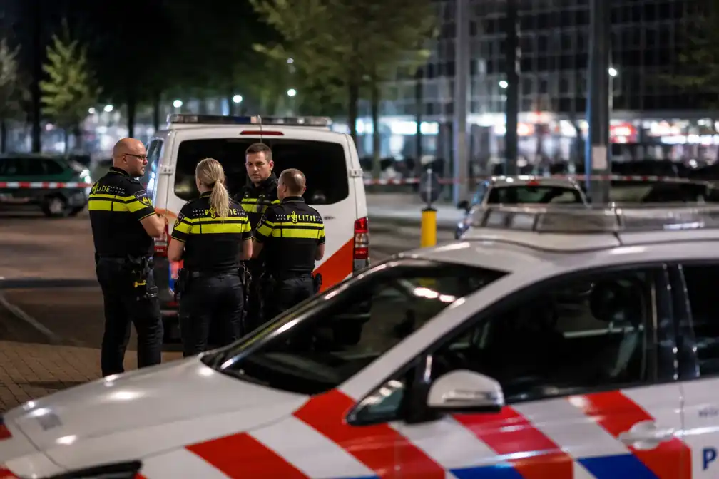 Twee Rotterdamse agenten gewond bij controle; man aangehouden voor poging tot doodslag