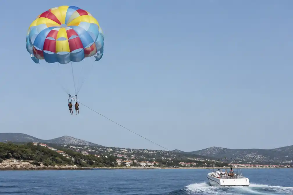 Belgische vader en dochter zwaargewond bij losgebroken parasail in Zuid-Frankrijk