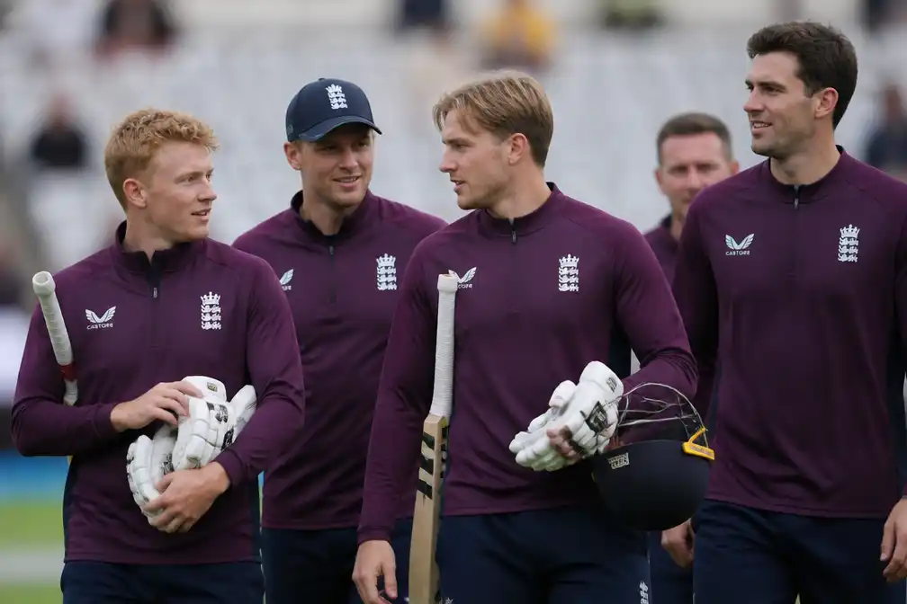 Engeland roept Pope, Lawrence, Cook en Cox op voor Pakistan-reeks