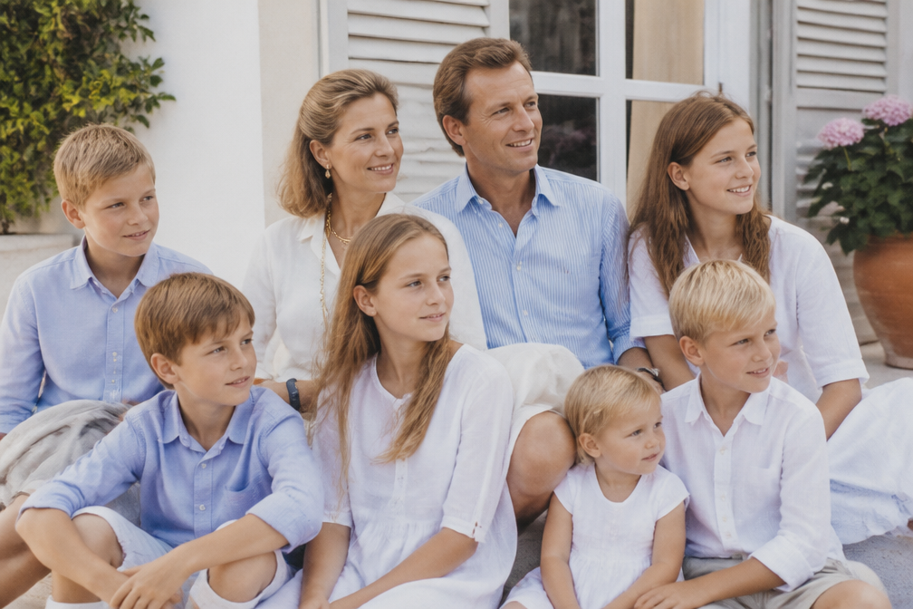 Groothertogin Maria Teresa deelt nieuwe reeks oude vakantiefoto's van familie